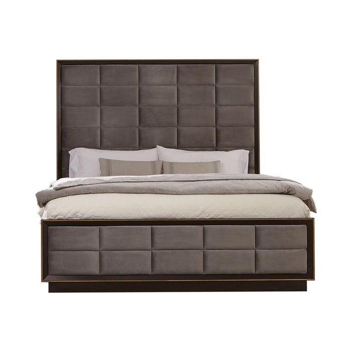 G223263 E King Bed